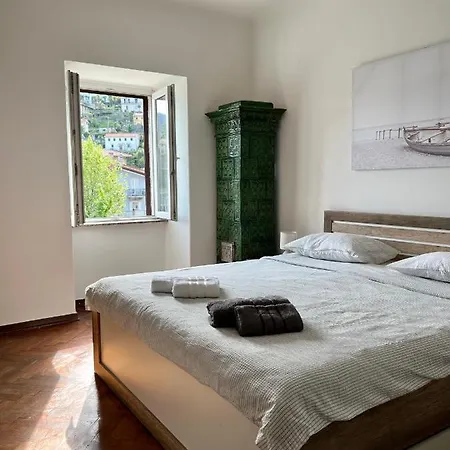 By The Sea Apartment Ika