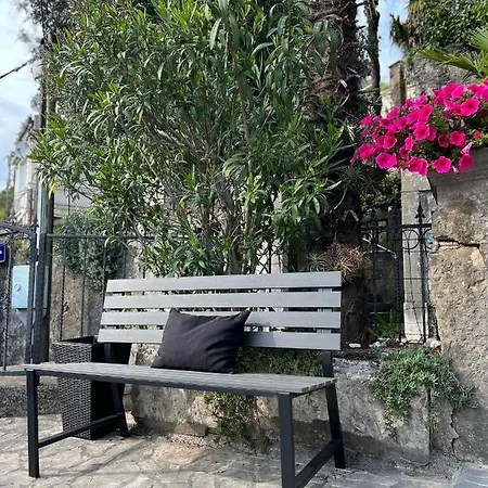 By The Sea Apartament Ika