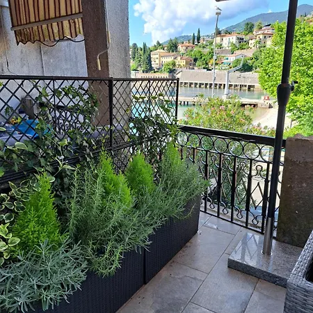 By The Sea Apartment *