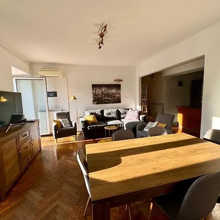 By The Sea Apartment *