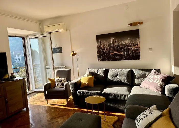 Apartment By The Sea