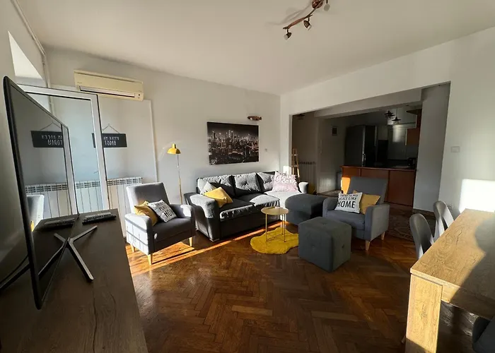 Apartment By The Sea *